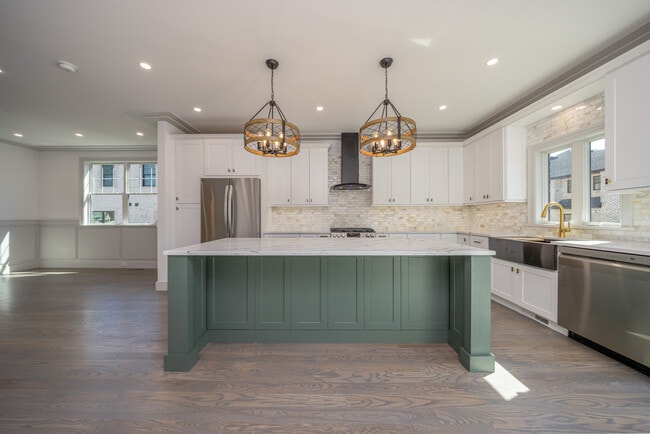 Building Photo - 7 Victoria Ln