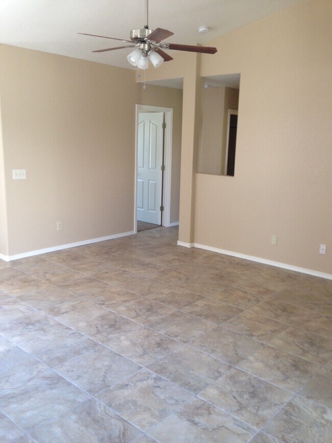 Building Photo - 2316 E Stottler Dr