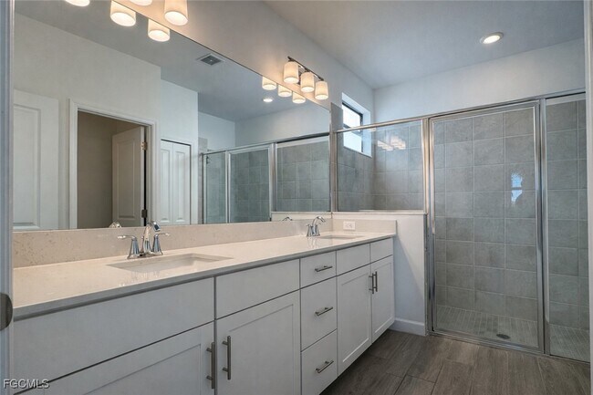 Building Photo - 18680 Ives Dr