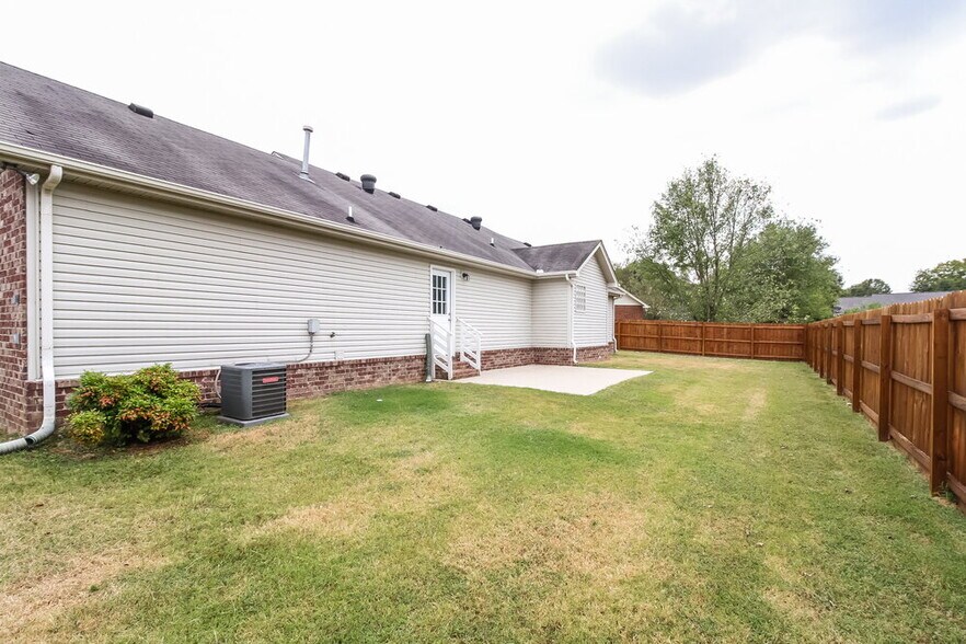 Building Photo - 1403 Huddersfield Dr