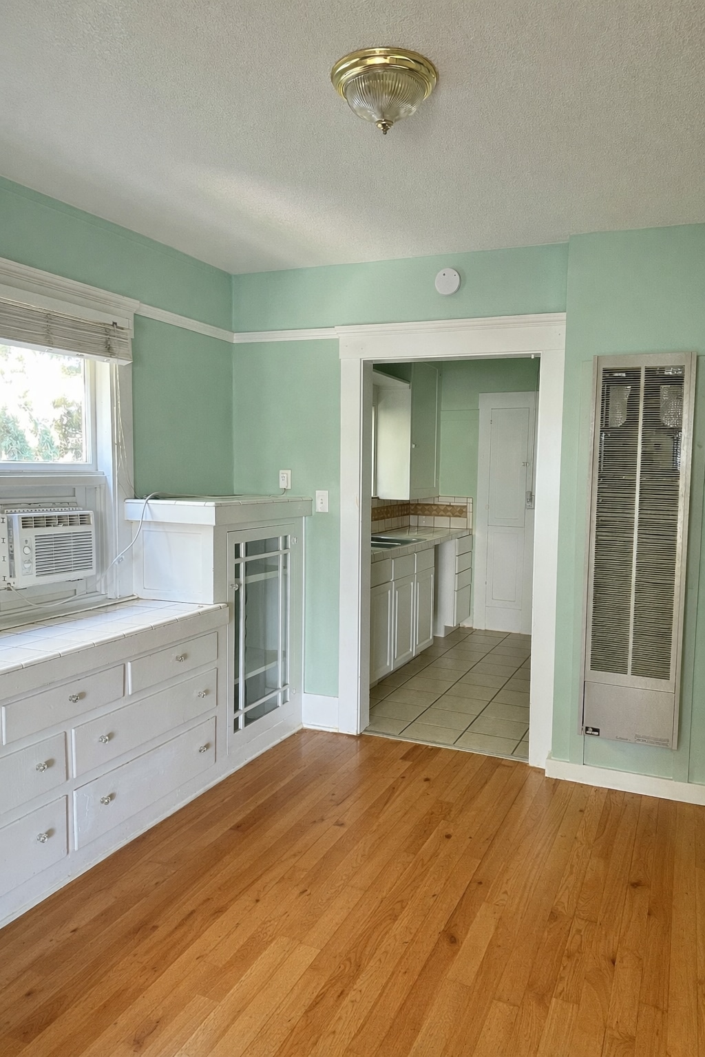 Building Photo - 745 E Home Ave