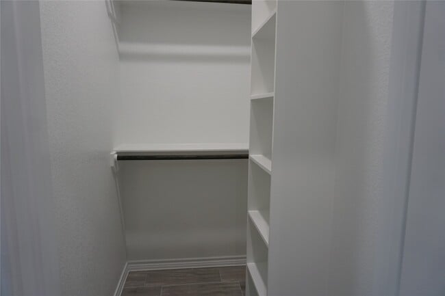 Building Photo - 9583 Darkwood St