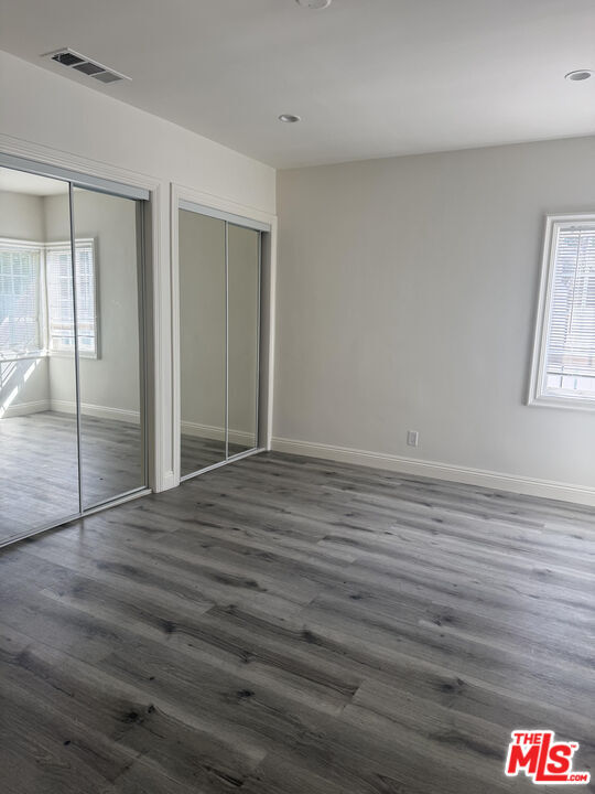 Building Photo - 17902 Saticoy St