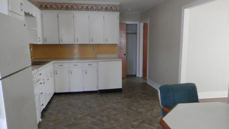 Building Photo - 403 W Market St