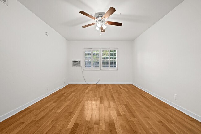 Building Photo - Renovated 3BR 2BA in Prime Beverly Hills | In-Unit W/D + Parking