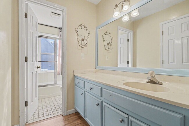 Building Photo - Two Levels. Two Kitchens. One Pool. East Cobb at $5,495/month