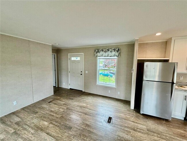 Building Photo - 1 Court St