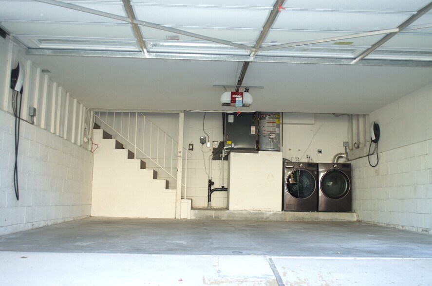Building Photo - 22234 Miston Dr
