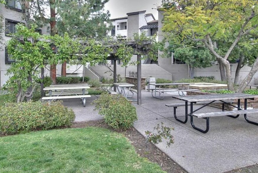 Picnic tables - 880 E Fremont Ave