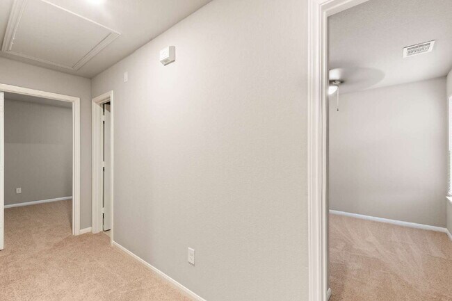 Building Photo - 16630 E Hammon