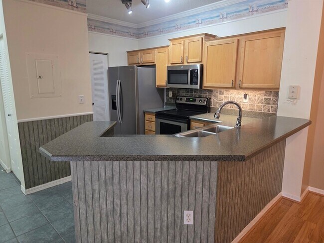 Building Photo - 520 Florida Club Blvd