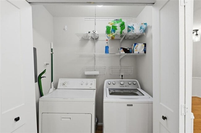 Building Photo - 435 Stonebridge Dr
