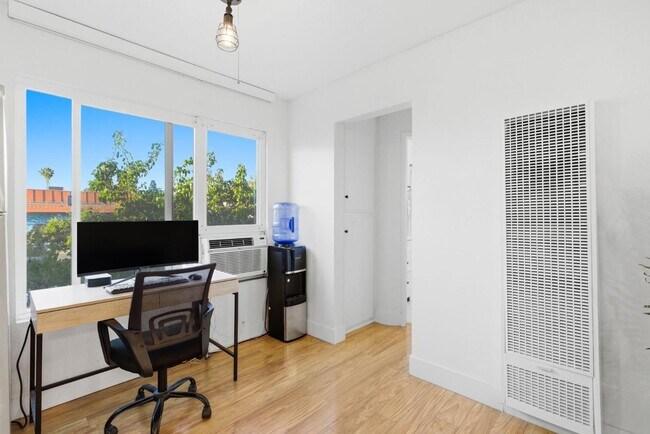 Building Photo - 4262 Wilson Ave