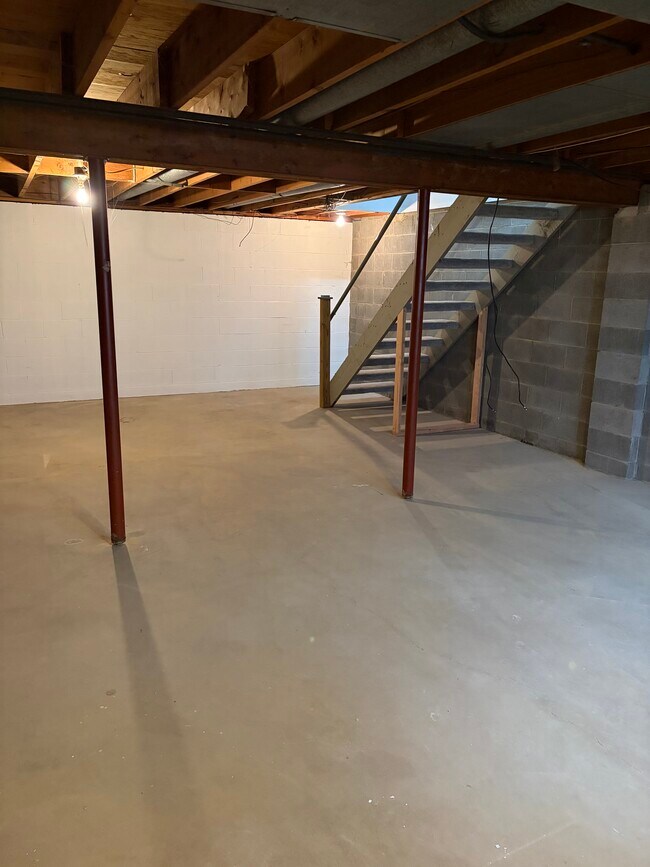 Building Photo - 2728-2738 Juno Place