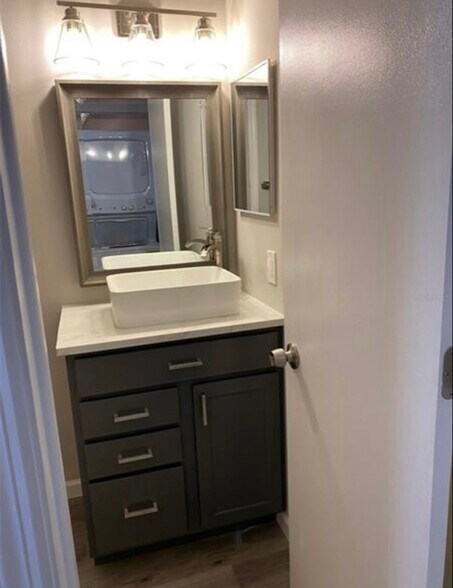 Building Photo - 2853 Stillwell Ct