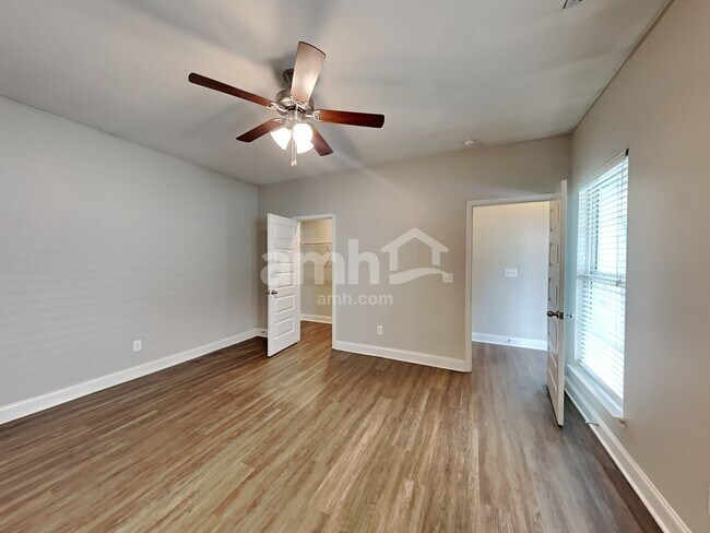 Building Photo - 5211 Tupelo St