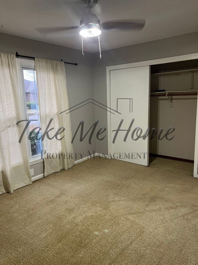 Building Photo - 3 Bedroom Basement Home in Kickapoo District!