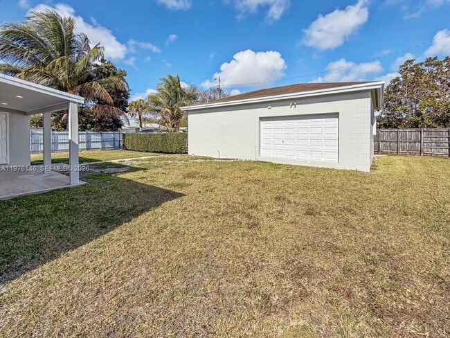 Building Photo - 5245 SW 98th Ct