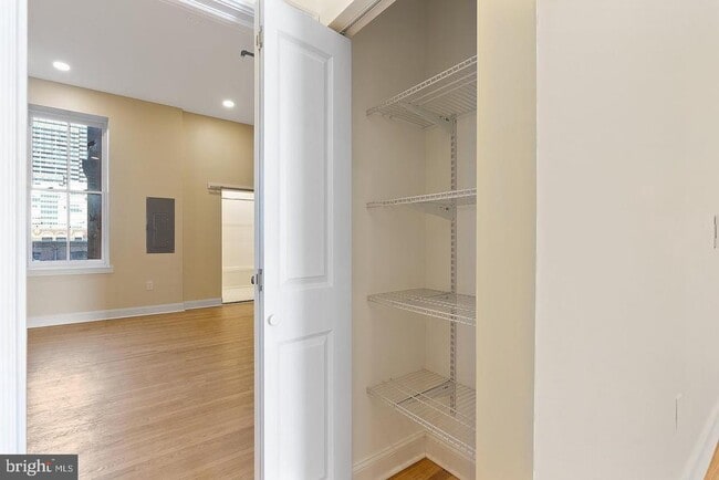 Building Photo - 2029 Walnut St