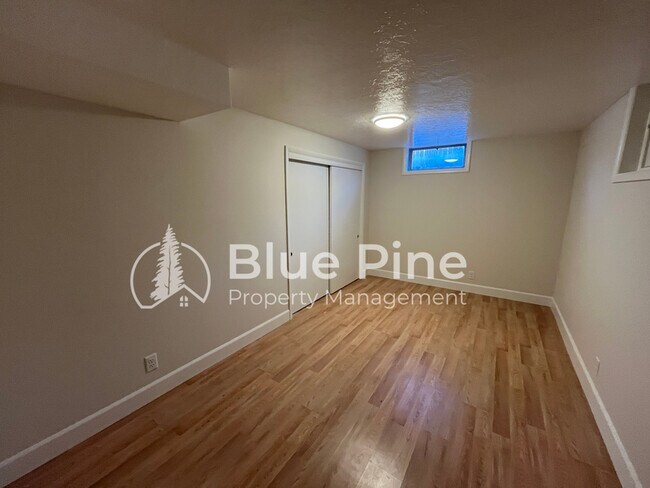 Building Photo - 315 Evans Ave