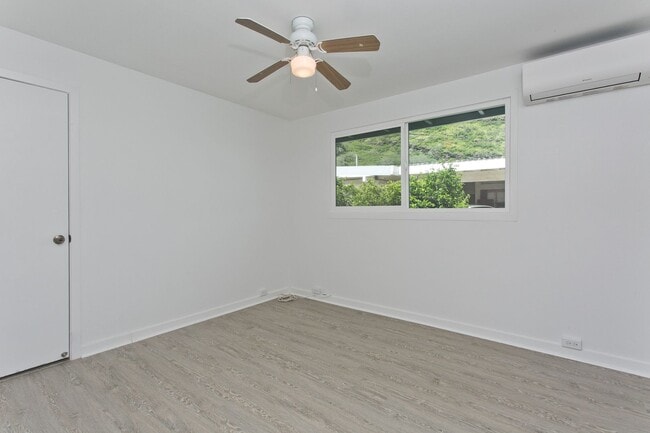 Building Photo - 6127 Kawekiu Pl