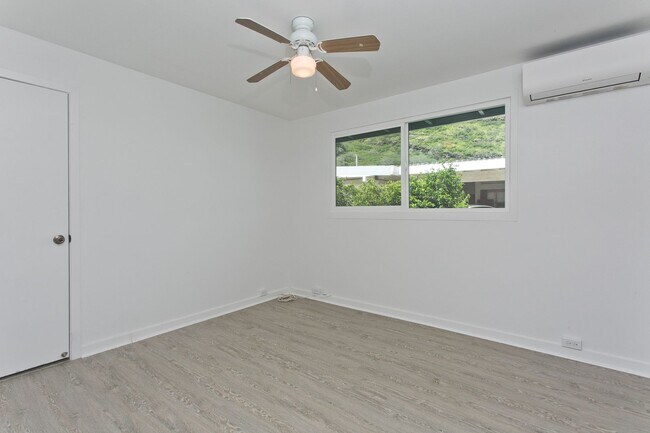 Building Photo - Fully Renovated 4BD in Kuli'ou'ou Valley, Garage-Driveway, Spacious Yard, and Work Shed PETS ALLOWED
