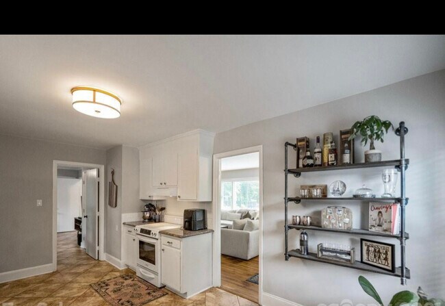 Building Photo - 4326 Castleton Rd