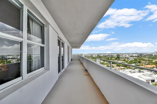 Building Photo - 9225 Collins Ave