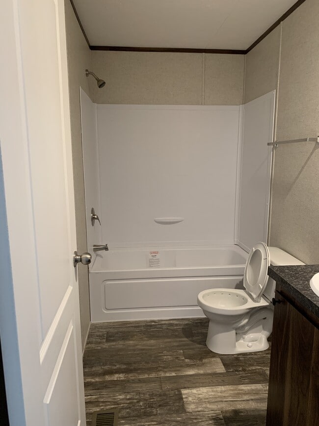 Building Photo - 325 Belew St