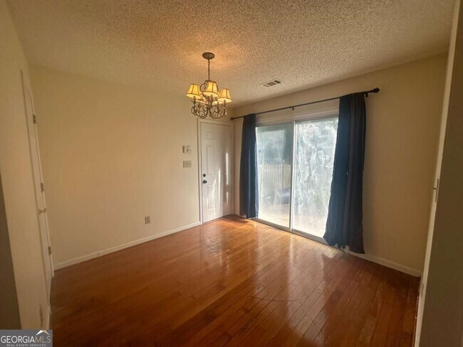 Building Photo - 839 Tramore Dr
