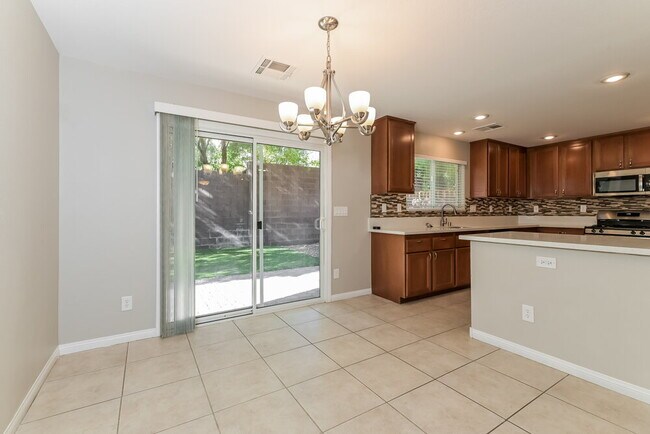 Building Photo - 9989 Panguitch Lake Ct