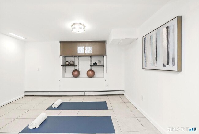 Building Photo - 28 Wessels Pl
