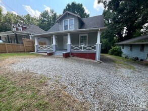 Building Photo - 4 Bedroom Home available in High Point!