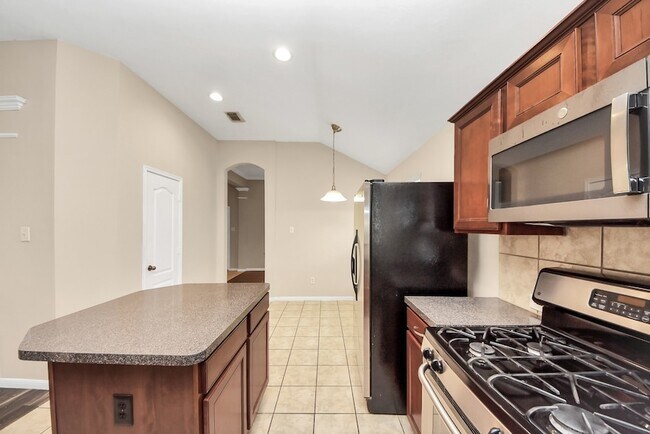 Building Photo - 1722 Lansing Cove Dr