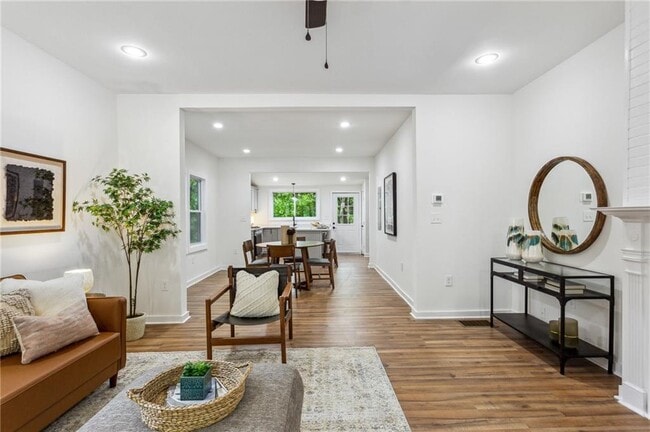 Building Photo - 698 Garibaldi St SW