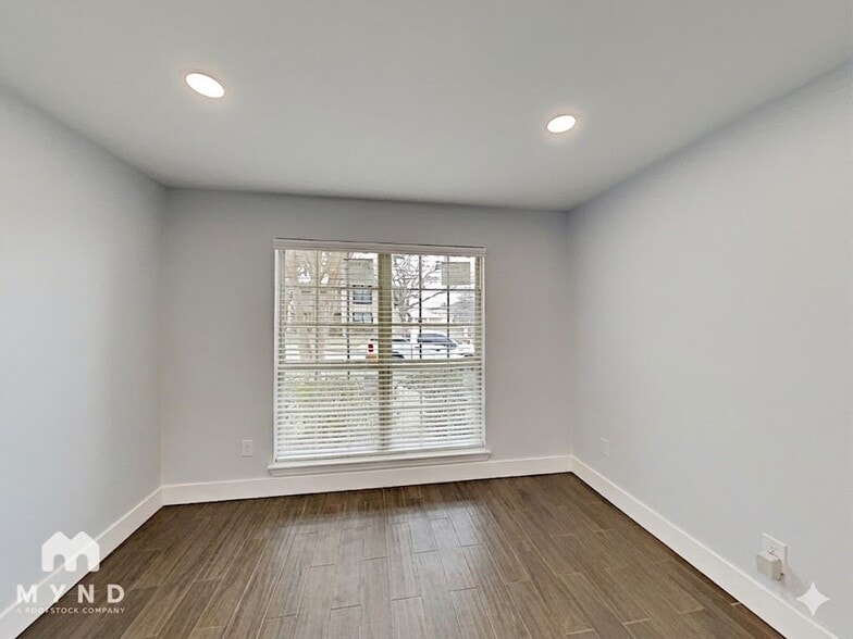 Building Photo - 318 Arborview Dr