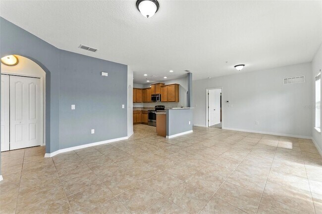 Building Photo - 6524 S Goldenrod Rd