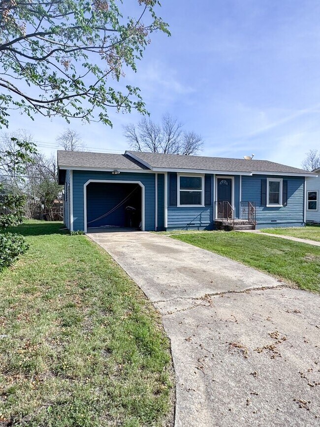 Building Photo - Cute, remodeled home in Central Killeen