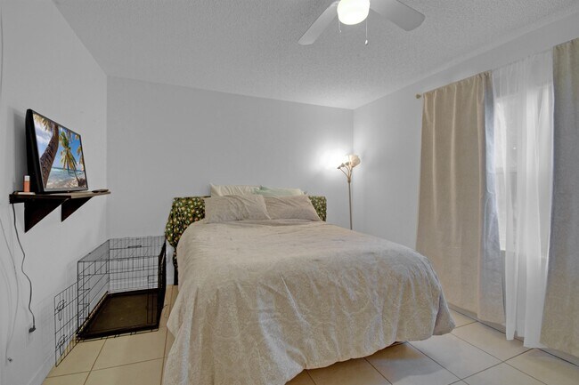 Building Photo - 444 Island View Cir