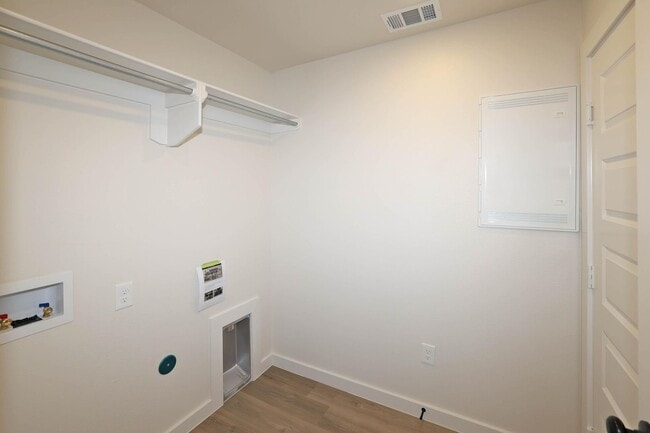 Building Photo - 2901 Ranch House Rd