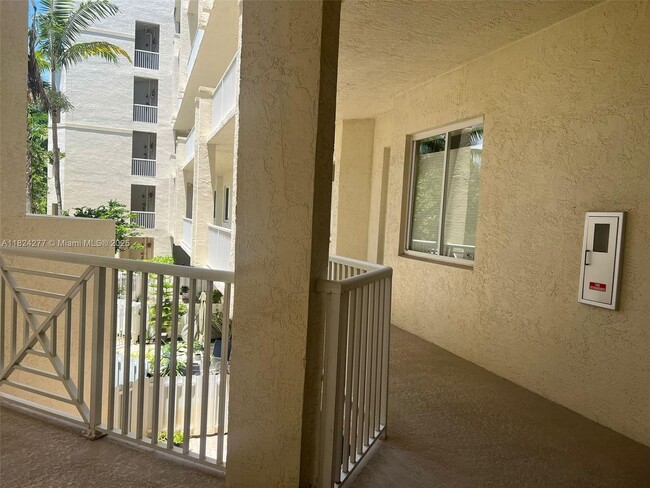 Building Photo - 3500 Oaks Clubhouse Dr