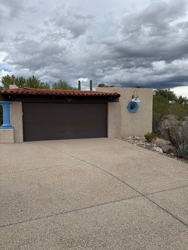 Building Photo - Stunning 2-Story Home!