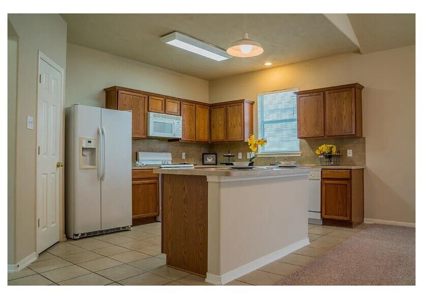 Building Photo - 8002 Arapahoe Ridge Ln