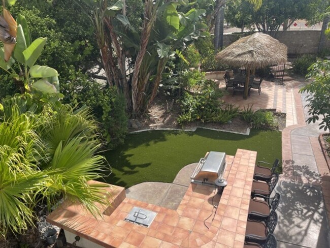 Building Photo - Stunning 4 bedroom Home with a Pool locate...