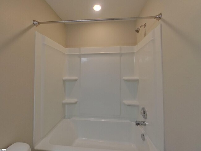 Building Photo - 260 Miller Dr