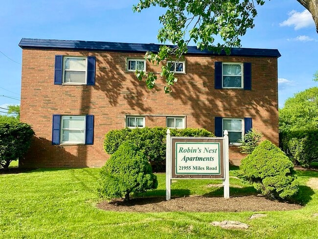 Building Photo - Robin's Nest Apartments