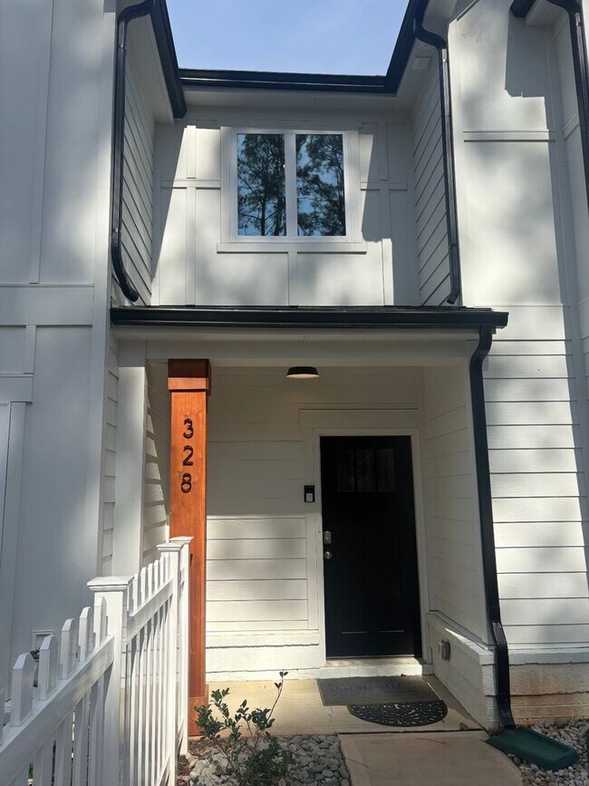 Building Photo - BRAND NEW TOWNHOME w/ Garage Parking