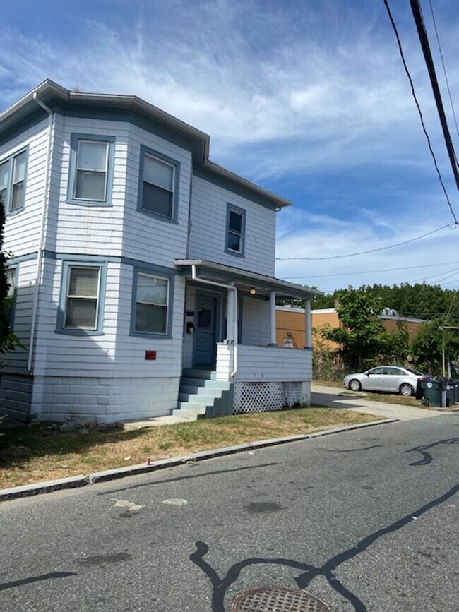 Building Photo - 14 Appian St
