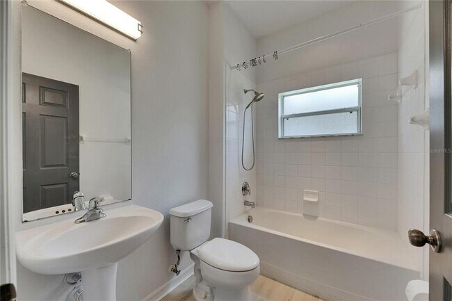 Building Photo - 1806 Mira Lago Cir