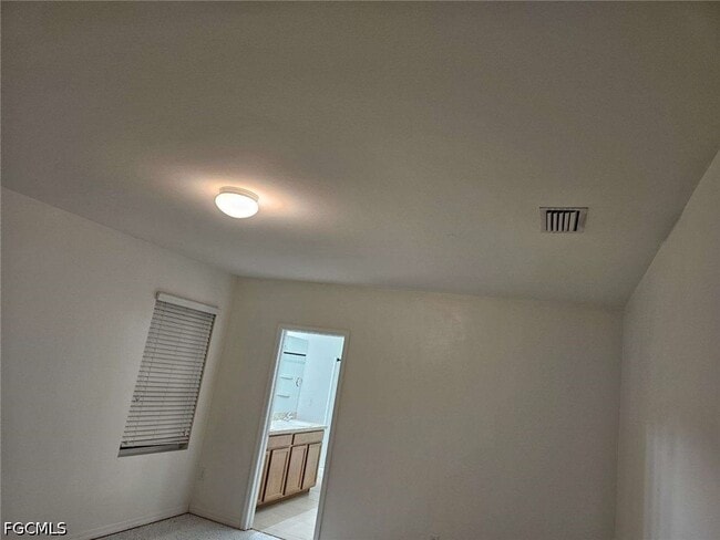 Building Photo - 114 SE 3rd St